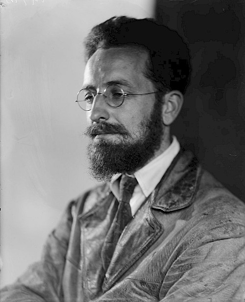 Charles Seeger. Library of Congress, Prints & Photographs Division, photograph by Harris & Ewing, LC-DIG-hec-20094. (Photo: Harris & Ewing, Inc.)